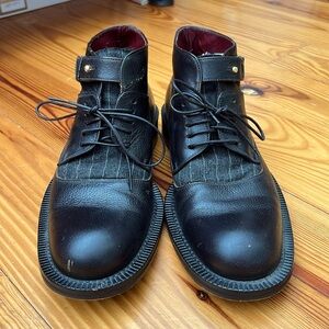 Kashura lace-up men’s boots with pinstripe detail